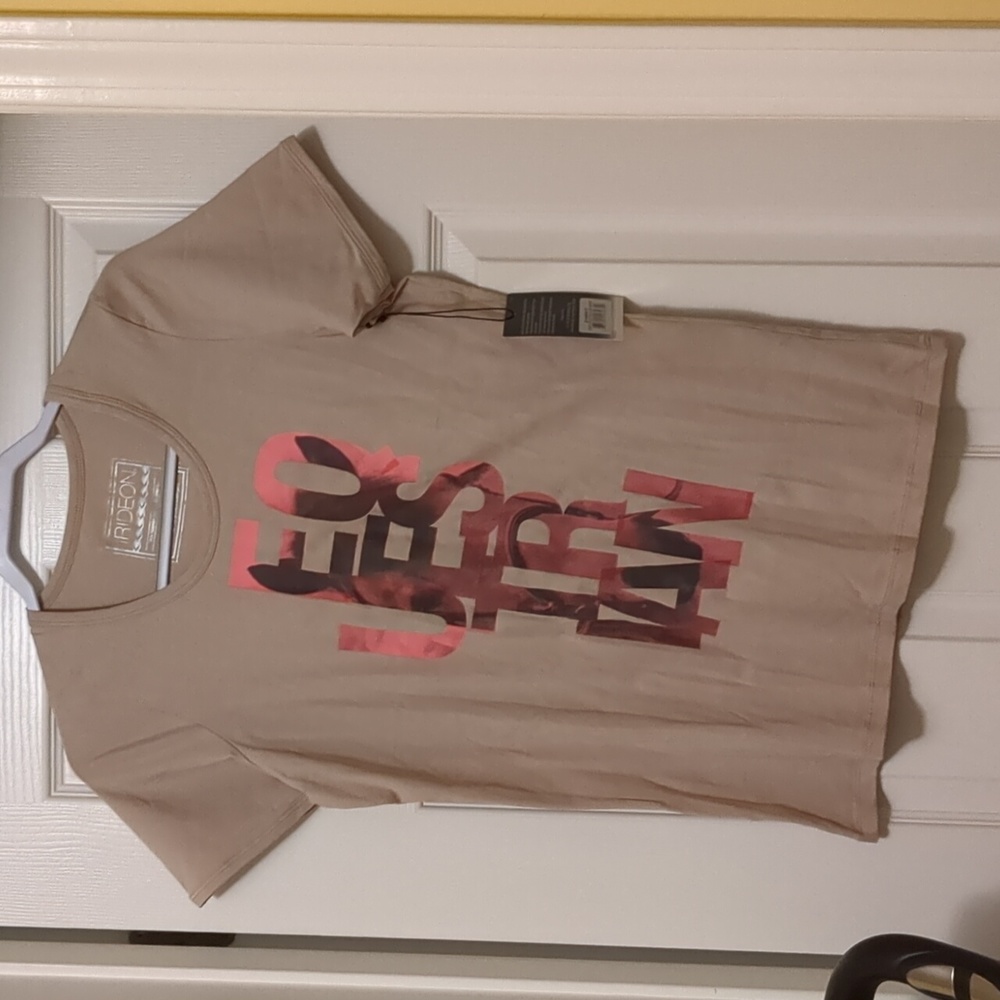 New with Tag Women's Equestrian Oatmeal Colored Tee